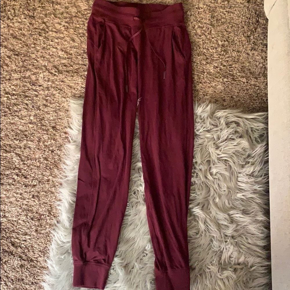 BARELY WORN size 4 maroon lululemon joggers